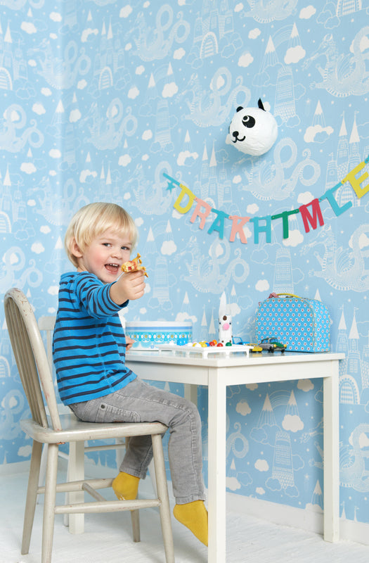 Dragon sky – šviesiai mėlyna