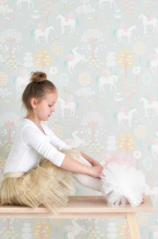 True Unicorns – pilka