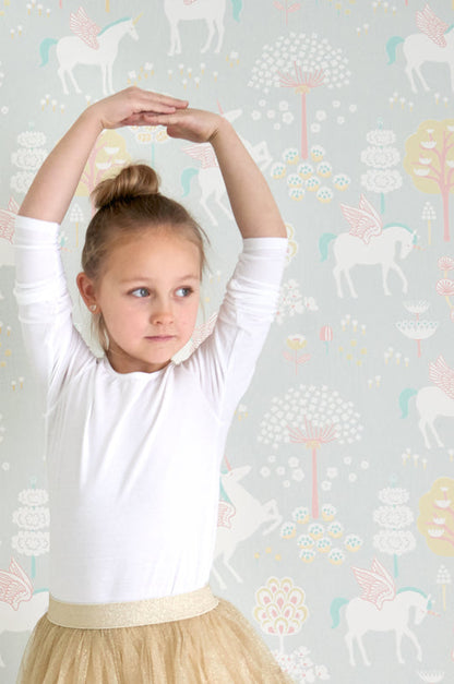 True Unicorns – pilka