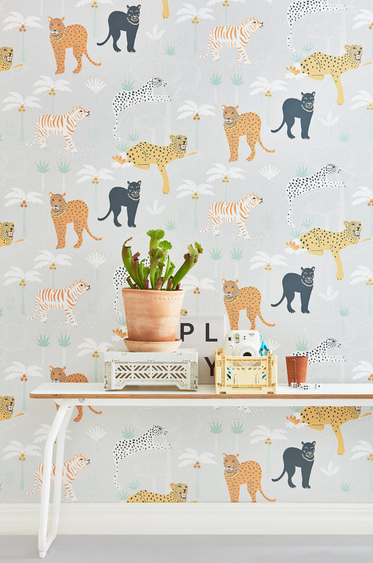 Majvillan tapetai – Black panther (šviesiai pilka)