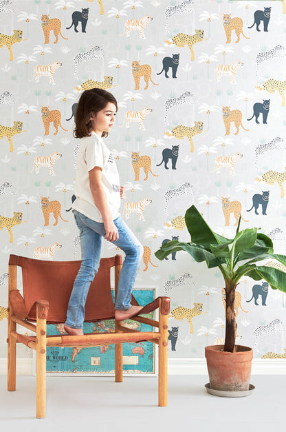 Majvillan tapetai – Black panther (šviesiai pilka)