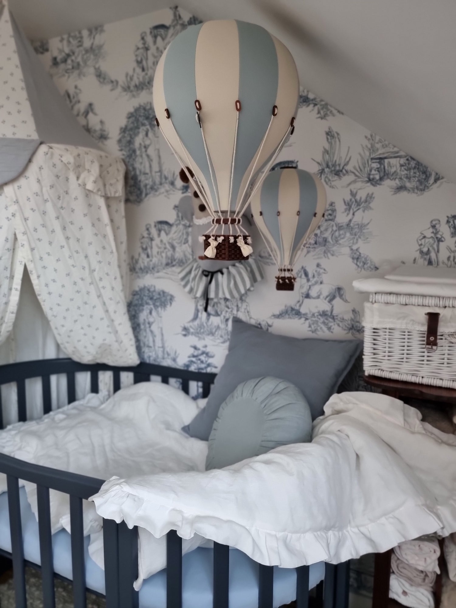 Pakabinamas dekoratyvinis oro balionas BEIGE/ MINT- GREY