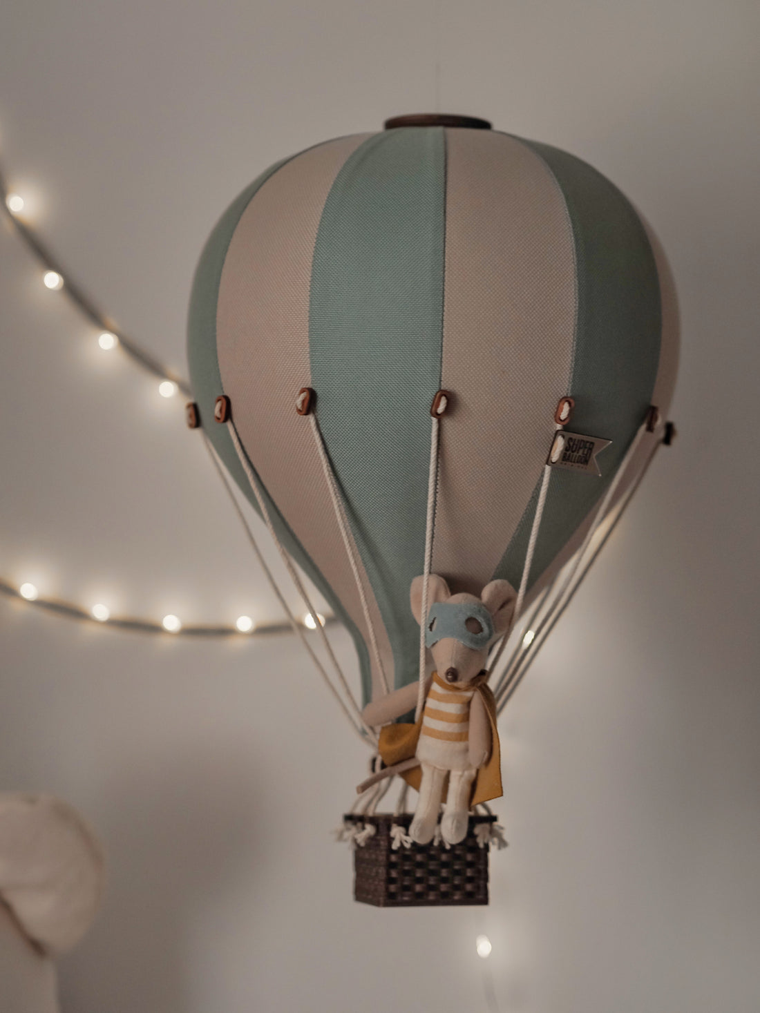 Pakabinamas dekoratyvinis oro balionas PASTEL GREEN/ BEIGE.