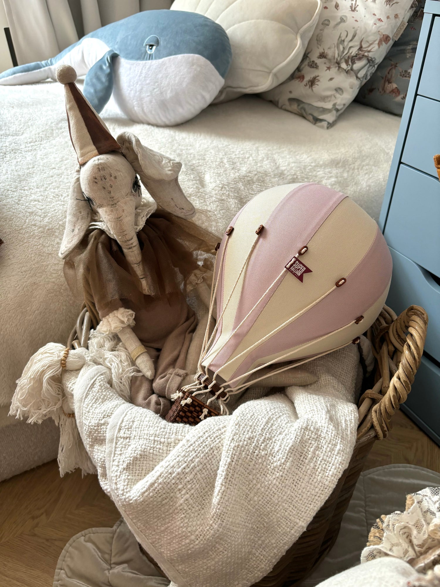 Pakabinamas dekoratyvinis oro balionas BEIGE/ LILAC